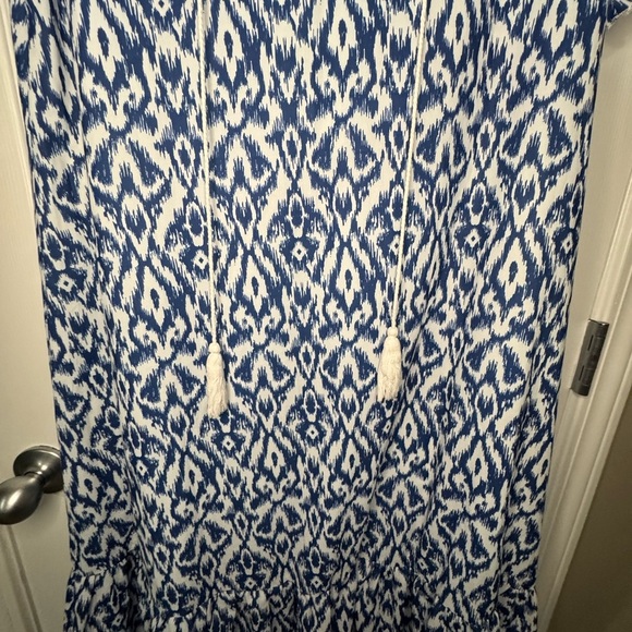 5/$25 Emery Rose Blue and White Patterned Dress Sixe XL- Worn once - Picture 5 of 8